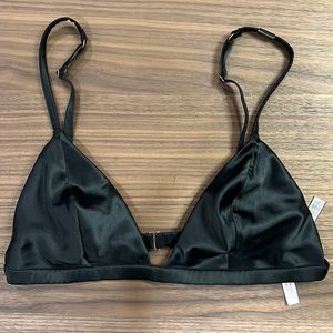 New with tags Victoria’s Secret bralette. Size Large